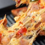 ПОЈАДОКОТ Е ГОТОВ ЗА 10 МИНУТИ: Лажна пица која ќе го воодушеви ЦЕЛОТО  СЕМЕЈСТВО (РЕЦЕПТ/ ВИДЕО)